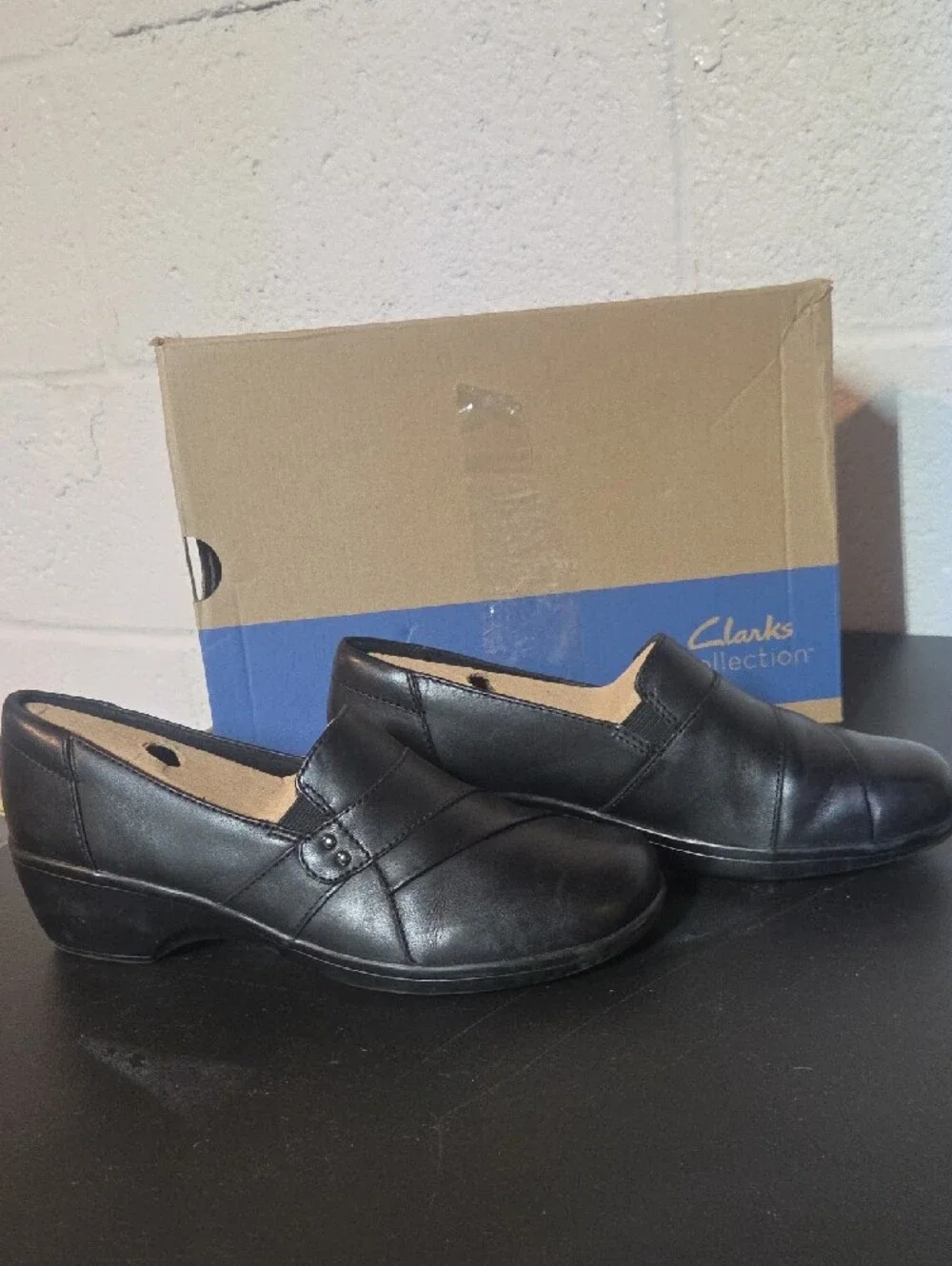 Clarks smooth black